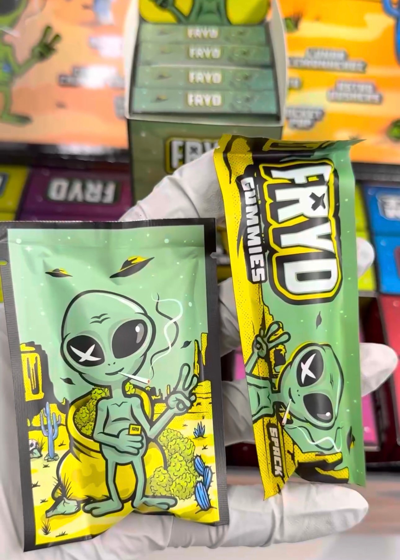 IMG 0243 1 NEW FRYD 3G DISPOSABLE + GUMMIES – LIQUID BATTER + LIVE RESIN - Image 2