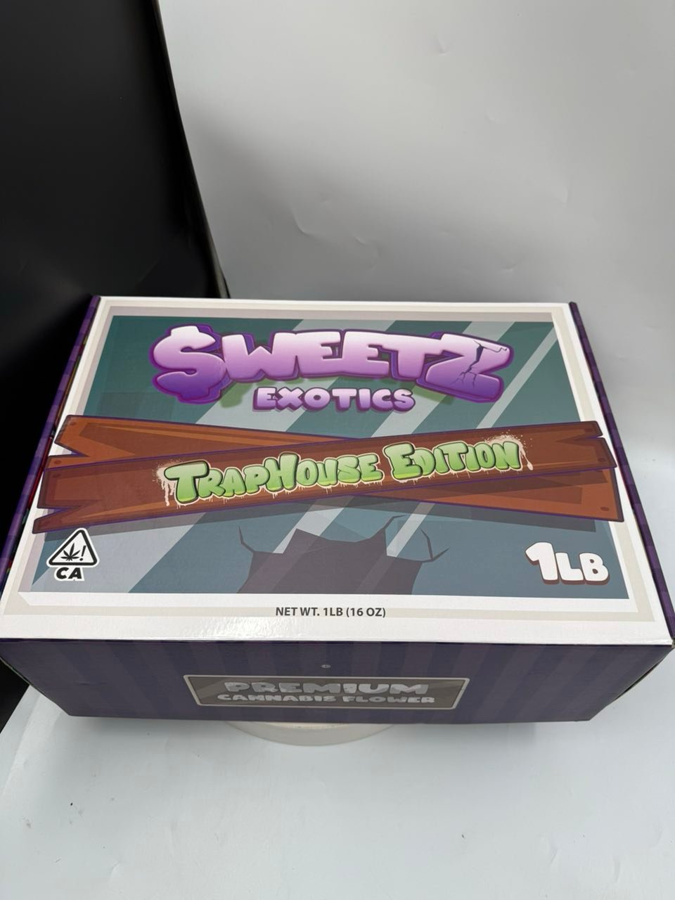 IMG 087C40B65E9E 5 1 SWEETZ EXOTICS TRAPHOUSE EDITION – PREMIUM CANNABIS FLOWER – 1OZ - Image 5