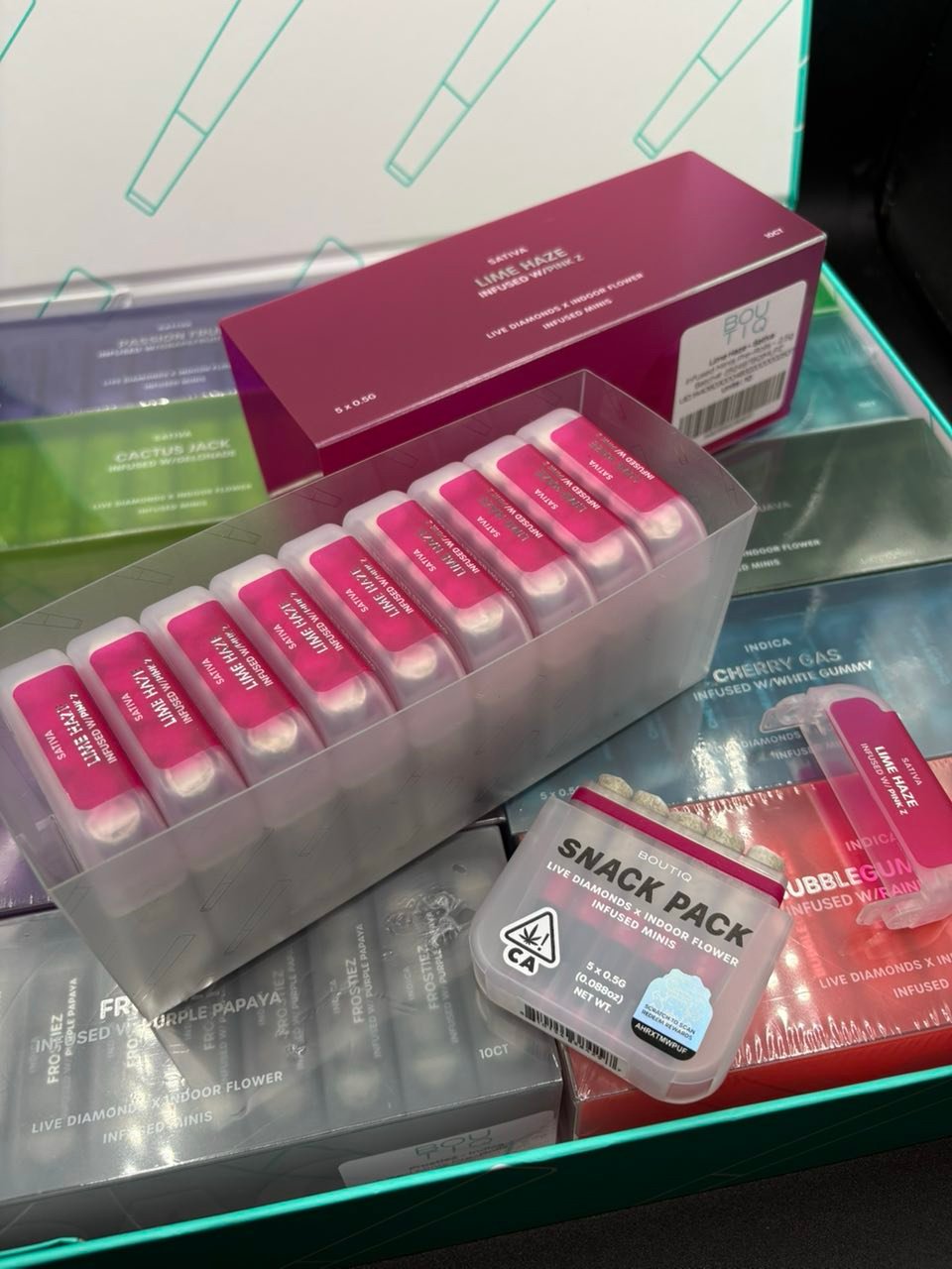 IMG EF34CCC0B0CF 2 1 BOUTIQ SNACK PACK PRE ROLLS 5PK – LIVE DIAMONDS X INDOOR FLOWER INFUSED MINIS