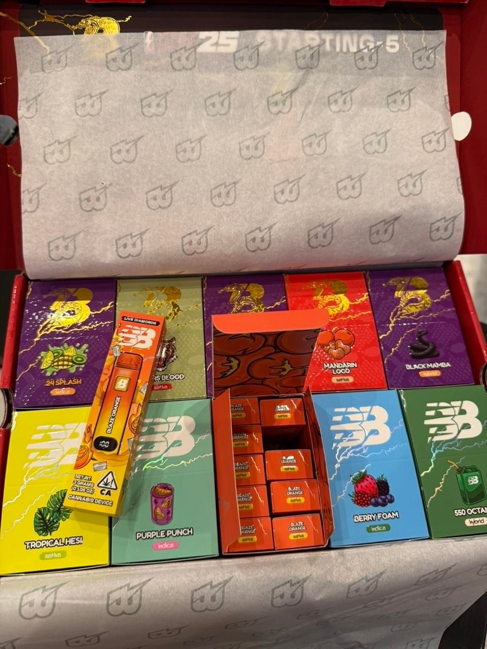 image 1333 1 BUZZ BAR 3G DISPOSABLE – SNEAKER EDITION – LIVE DIAMONDS