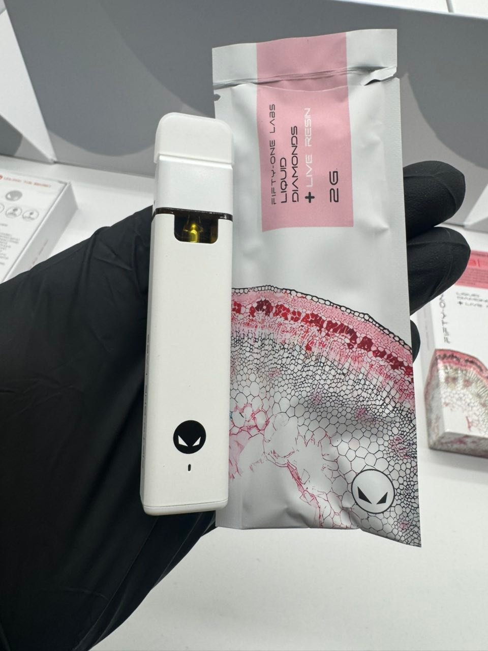 image 1622 1 FIFTY ONE LABS 2G DISPOSABLE – LIQUID DIAMONDS + LIVE RESIN
